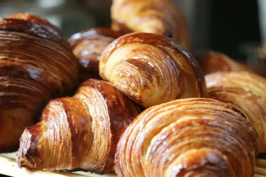 Croissant au beurre